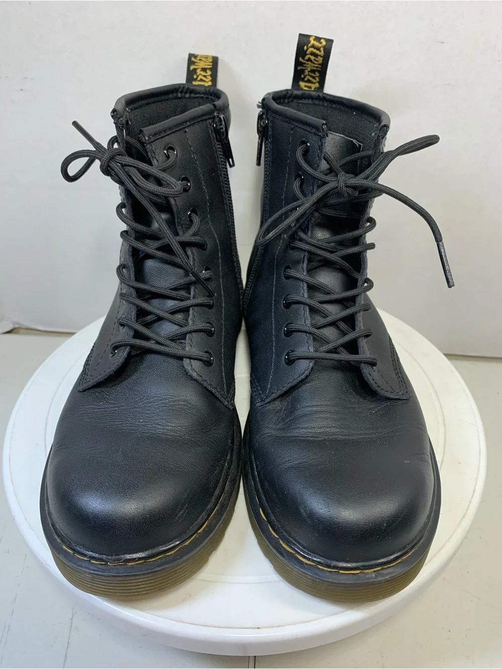 Dr. Martens 1460 Softy Black Leather Lace Up Ankle Kids Size 4 Boots.    3773